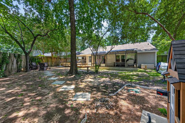 1 Still Glen Court, The Woodlands, TX 77381