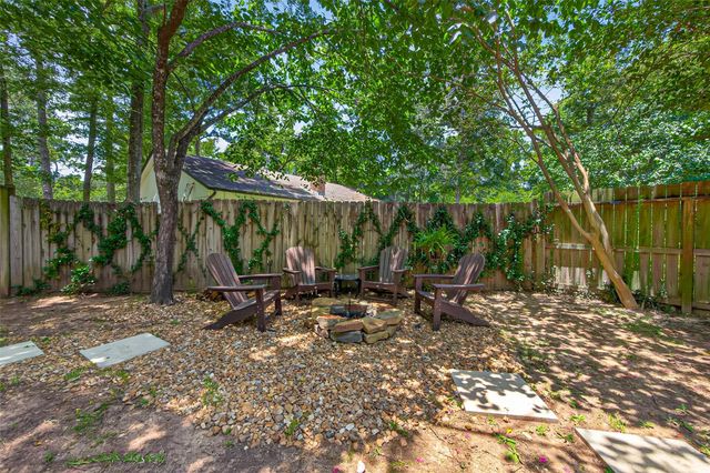 1 Still Glen Court, The Woodlands, TX 77381