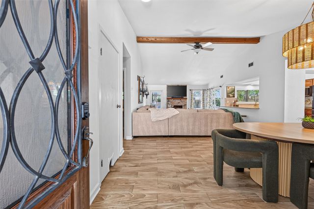 1 Still Glen Court, The Woodlands, TX 77381