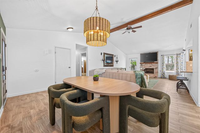 1 Still Glen Court, The Woodlands, TX 77381