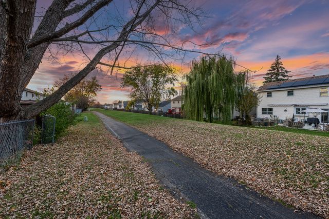 1842 Nautilus Lane, Hanover Park, IL 60133