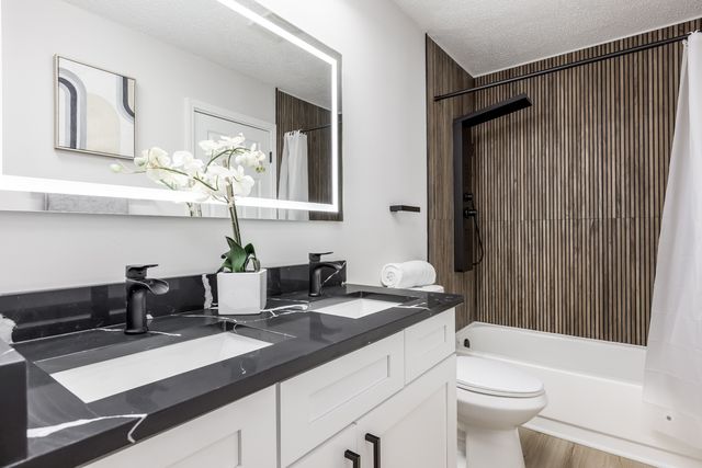 1842 Nautilus Lane, Hanover Park, IL 60133