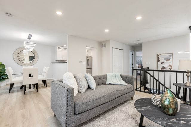 1842 Nautilus Lane, Hanover Park, IL 60133