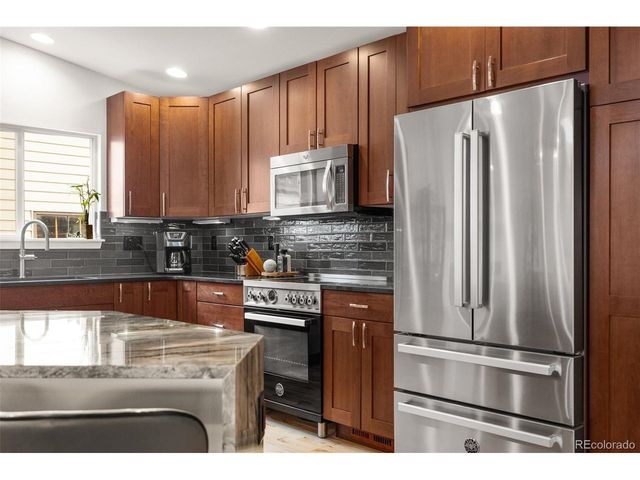 102 Jackson Cir, Louisville, CO 80027