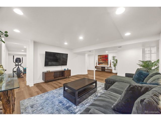 102 Jackson Cir, Louisville, CO 80027