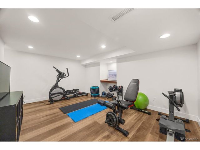 102 Jackson Cir, Louisville, CO 80027