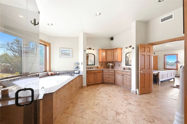 21 Los Prados, Santa Fe, NM 87506