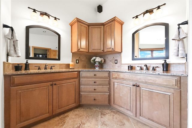 21 Los Prados, Santa Fe, NM 87506