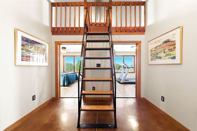 21 Los Prados, Santa Fe, NM 87506