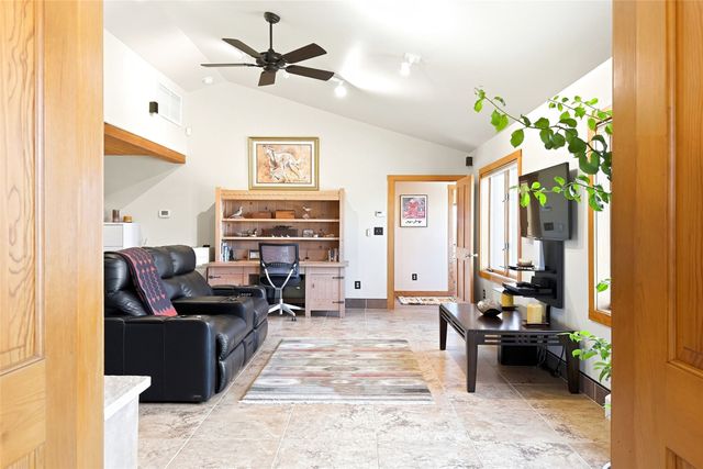 21 Los Prados, Santa Fe, NM 87506
