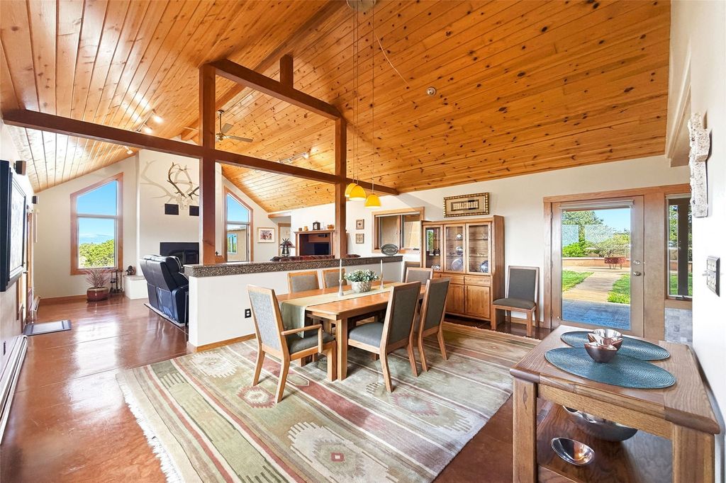 21 Los Prados, Santa Fe, NM 87506