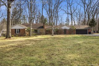 23640 Oak Glen Drive, Southfield, MI 48033
