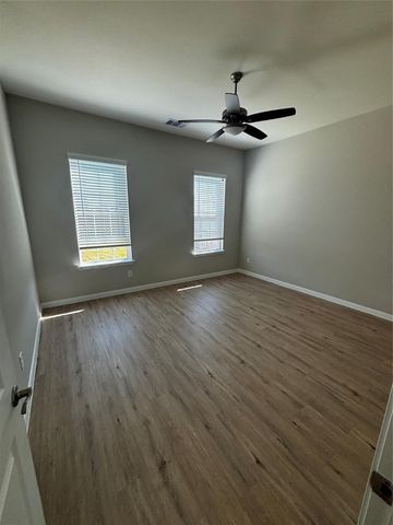 14513 Wadley Bay Drive, Texas City, TX 77568