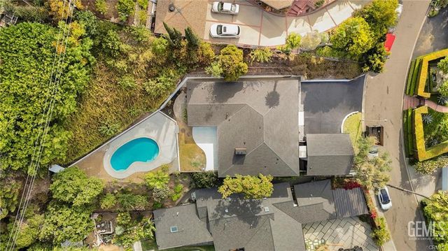 5631 Park Oak Place, Los Angeles, CA 90068