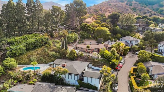 5631 Park Oak Place, Los Angeles, CA 90068