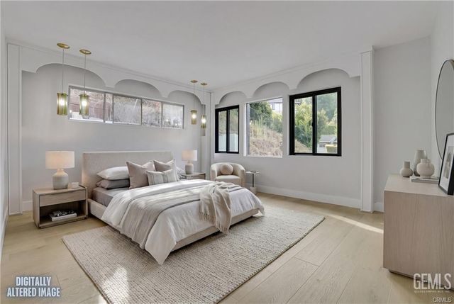 5631 Park Oak Place, Los Angeles, CA 90068
