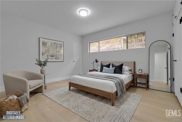 5631 Park Oak Place, Los Angeles, CA 90068