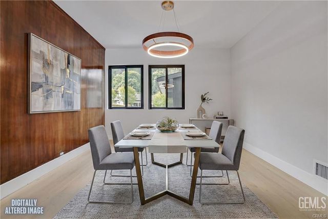 5631 Park Oak Place, Los Angeles, CA 90068