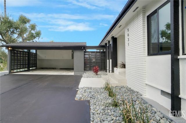 5631 Park Oak Place, Los Angeles, CA 90068