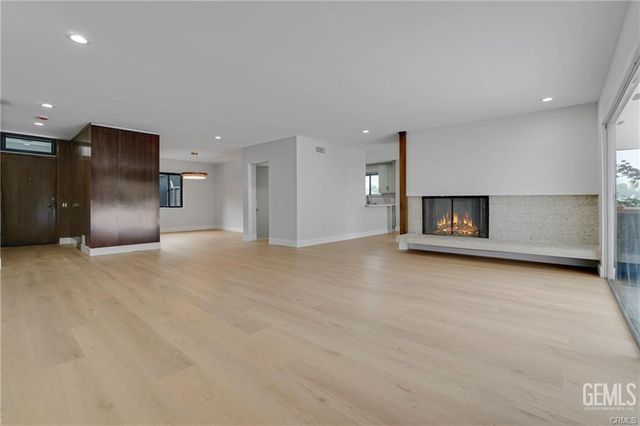 5631 Park Oak Place, Los Angeles, CA 90068