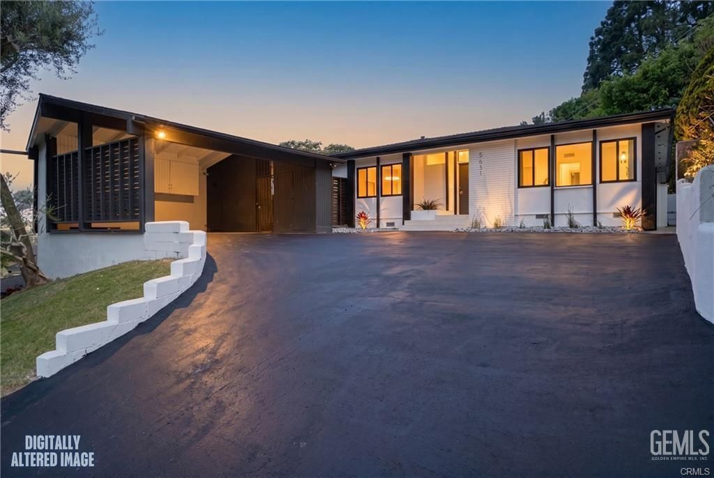 5631 Park Oak Place, Los Angeles, CA 90068