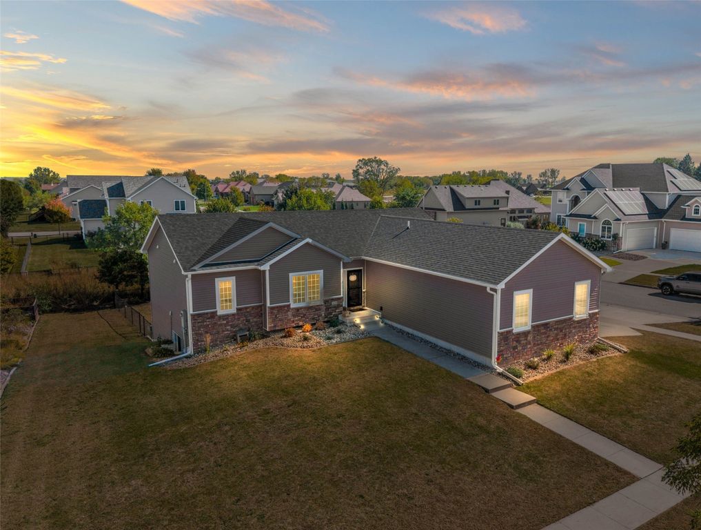 3120 Cottontail Lane, Ames, IA 50014