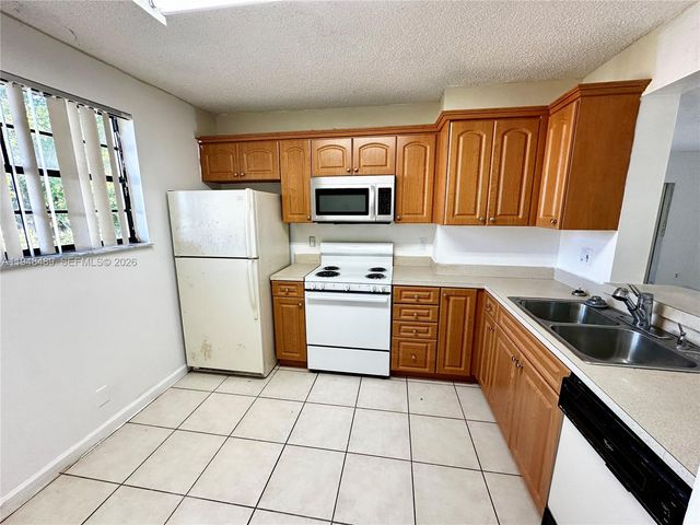 12262 Royal Palm Blvd B-8, Coral Springs, FL 33065