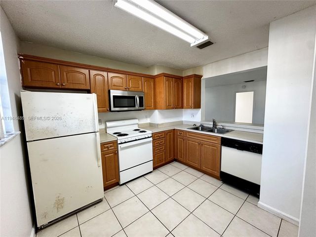 12262 Royal Palm Blvd B-8, Coral Springs, FL 33065
