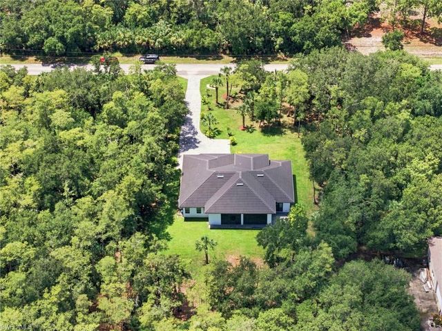 209 35th AVE NW, Naples, FL 34120