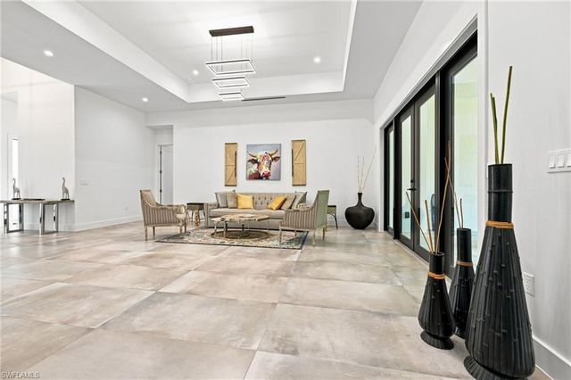 209 35th AVE NW, Naples, FL 34120