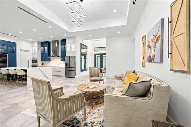 209 35th AVE NW, Naples, FL 34120