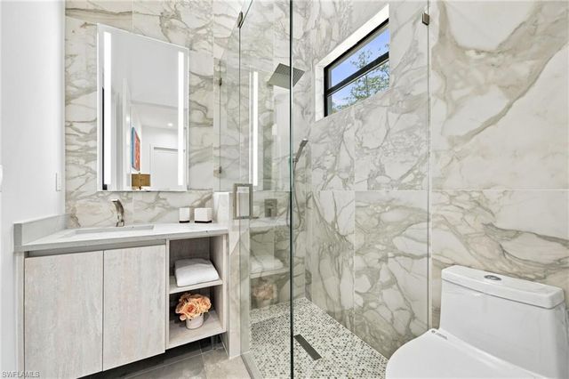 209 35th AVE NW, Naples, FL 34120