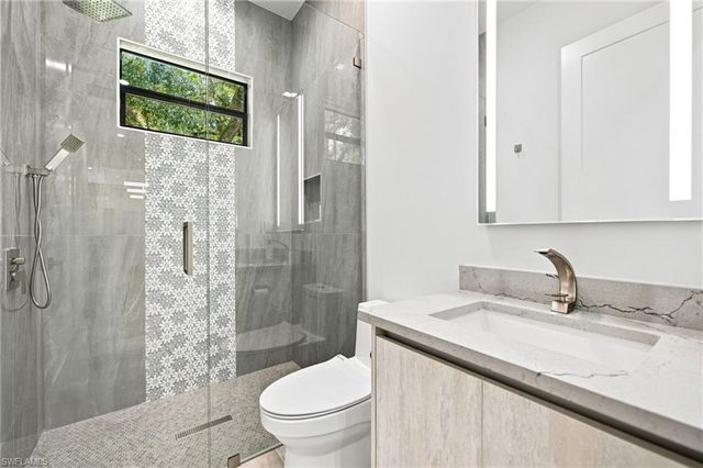 209 35th AVE NW, Naples, FL 34120