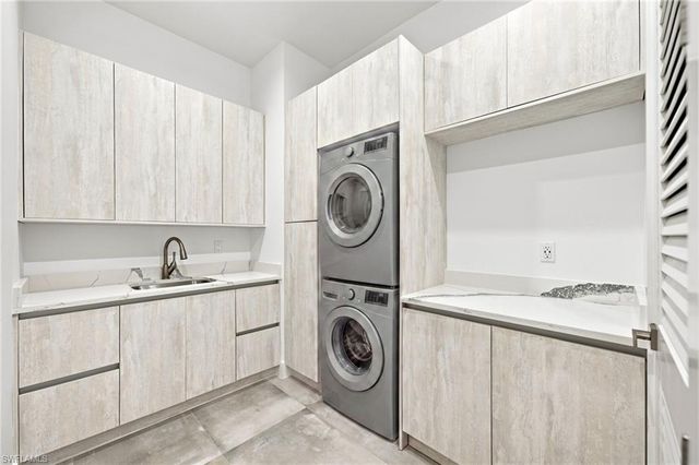 209 35th AVE NW, Naples, FL 34120