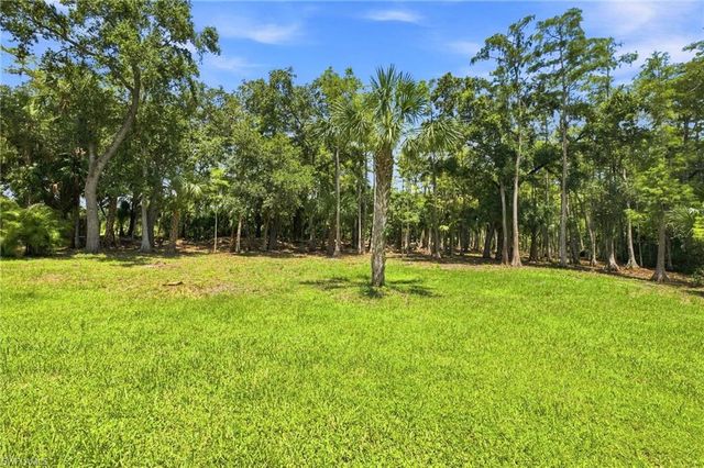 209 35th AVE NW, Naples, FL 34120