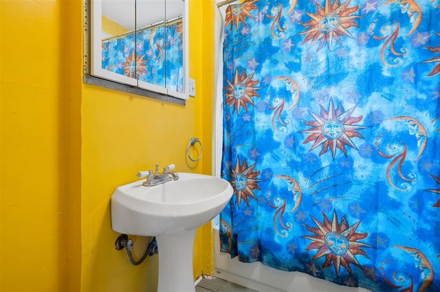 1120 W Maple St, Kalamazoo, MI 49008