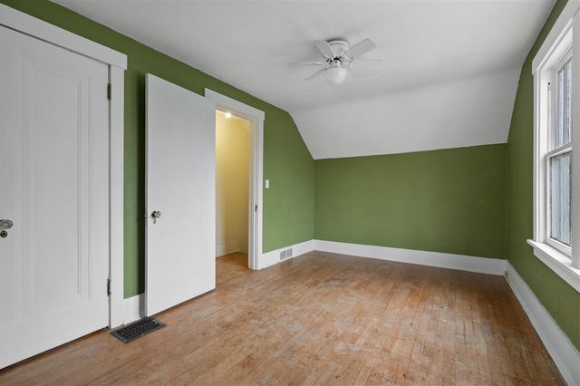 1120 W Maple St, Kalamazoo, MI 49008