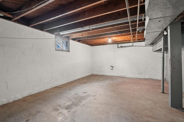 1120 W Maple St, Kalamazoo, MI 49008