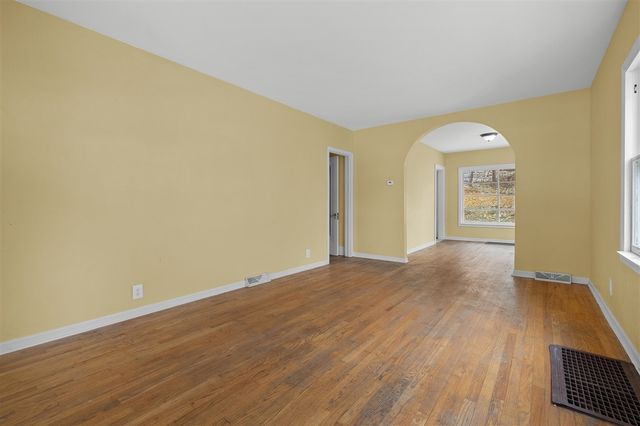 1120 W Maple St, Kalamazoo, MI 49008