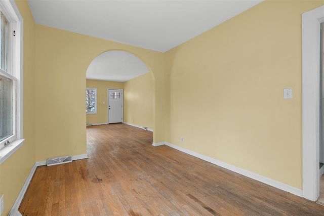 1120 W Maple St, Kalamazoo, MI 49008