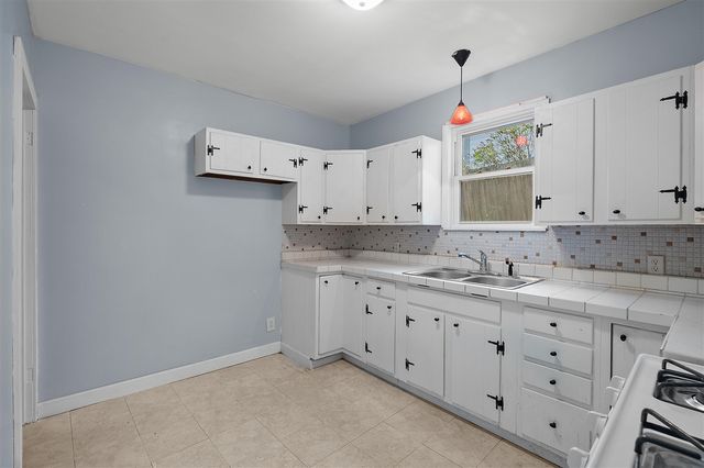 1120 W Maple St, Kalamazoo, MI 49008