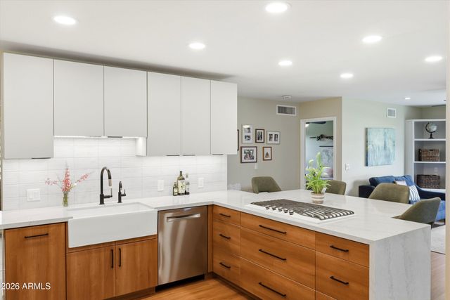 7528 N 6TH Place, Phoenix, AZ 85020