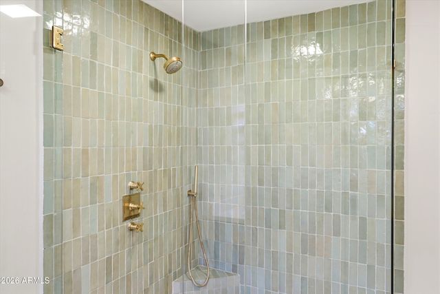 7528 N 6TH Place, Phoenix, AZ 85020