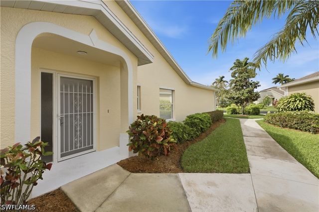 5778 Greenwood CIR, Naples, FL 34112