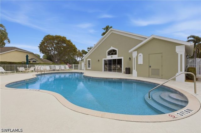 5778 Greenwood CIR, Naples, FL 34112