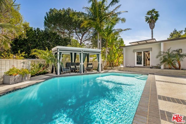 15514 High Knoll Road, Encino (los Angeles), CA 91436