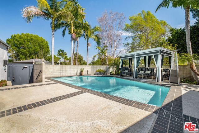 15514 High Knoll Road, Encino (los Angeles), CA 91436