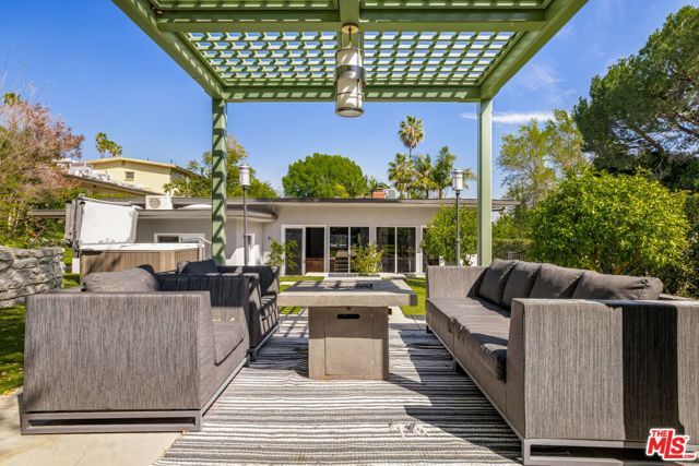 15514 High Knoll Road, Encino (los Angeles), CA 91436