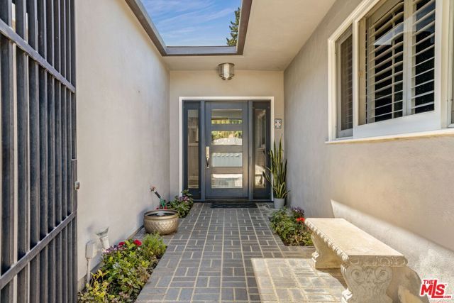 15514 High Knoll Road, Encino (los Angeles), CA 91436