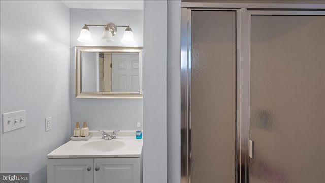 9905 MAGLEDT RD, Baltimore, MD 21234